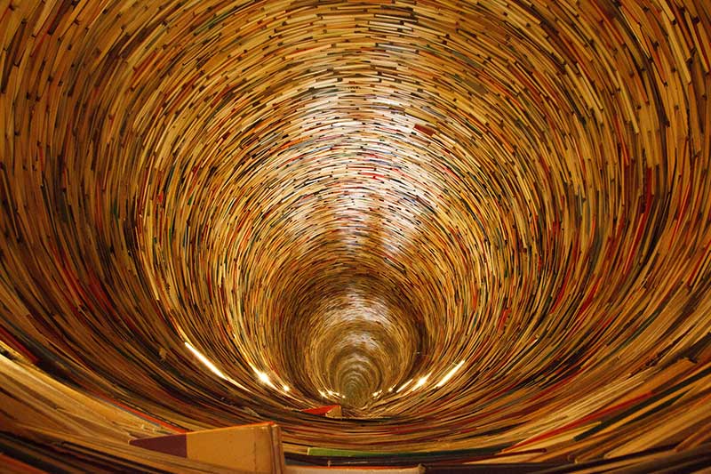 book tunnel 192352 800 - Σόλων ΜΚΟ