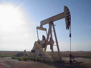350px Oil wellwiki - Σόλων ΜΚΟ
